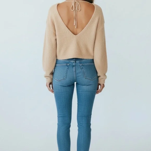 Light Pink V-Neck (front & back) over sized Semi cropped Sweater - Picture 2 of 5